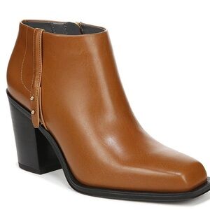 NEW $170 Franco Sarto Vivica Tan leather heel ankle bootie women size 8